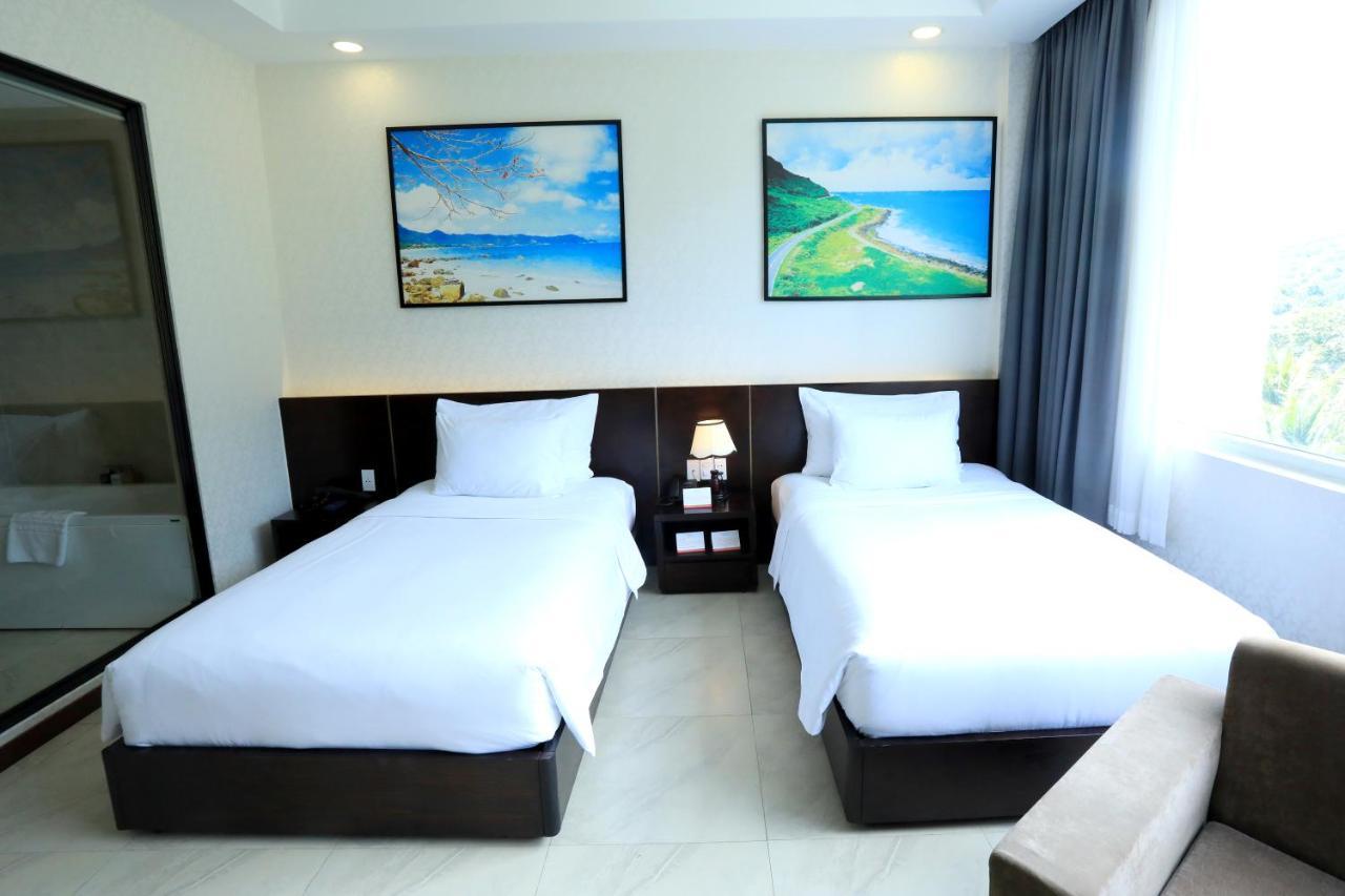 Twin Room with Mountain View